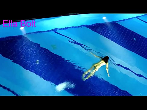 ❤️ No puedo dejar de mirar, joven rubia pillada nadando desnuda en la piscina del complejo ELLA BOLT ❌ Video de sexo en es.xxxpornolive.ru ❌️