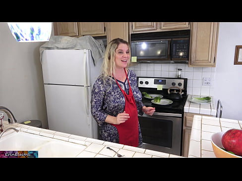 ❤️ Madrastra ordeñándole en la cocina antes de su cita ❌ Video de sexo en es.xxxpornolive.ru ❌️