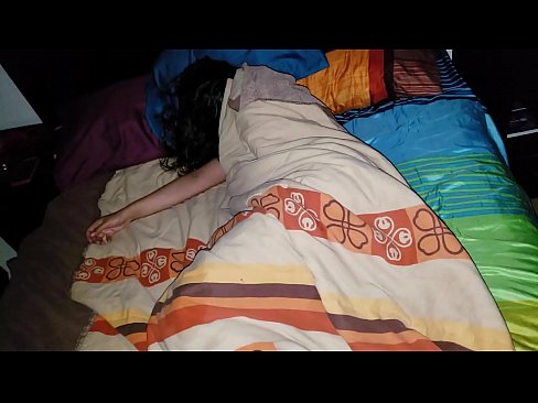 ❤️ Hijastro regañando a su joven madrastra mientras duerme ❌ Video de sexo en es.xxxpornolive.ru ❌️